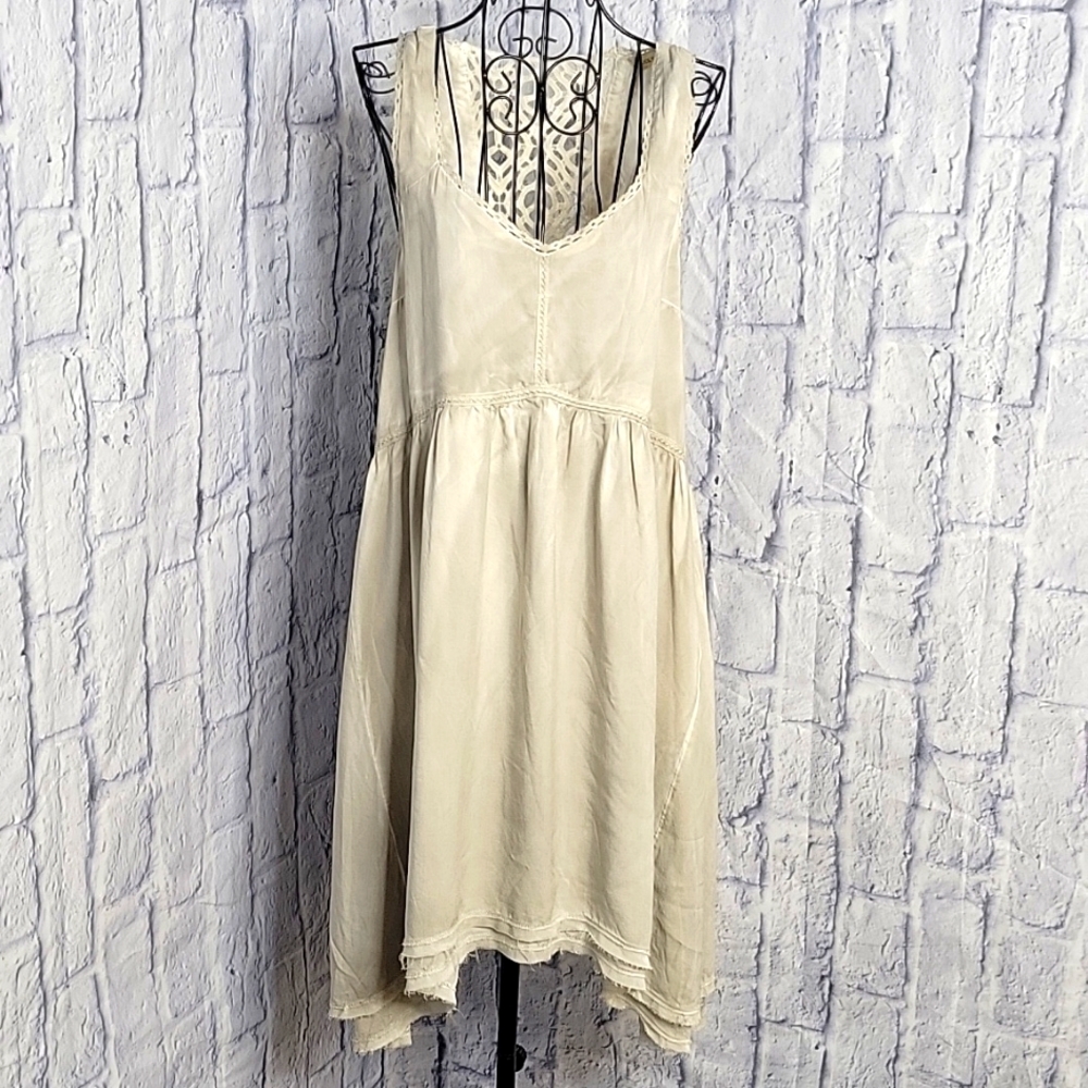 BLACK SWAN Light Gray Crochet Empire Flowy Dress Small